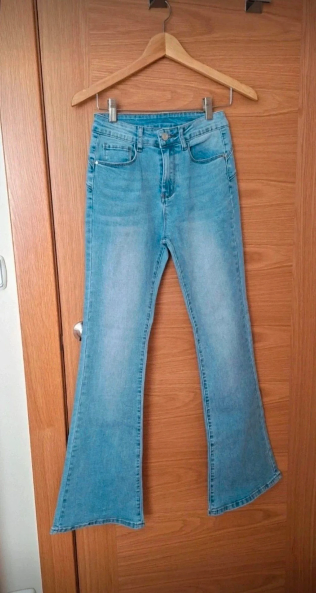 Pantalon vaquero de mujer,  de campana, talla S